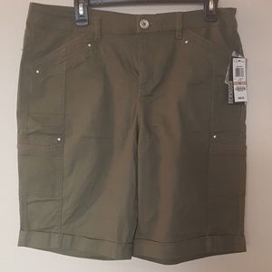 BERMUDA short size 12